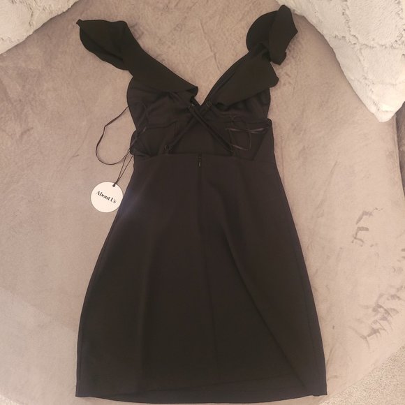 NWT About Us Gianni Flutter Sleeve Dress - Picture 5 of 6